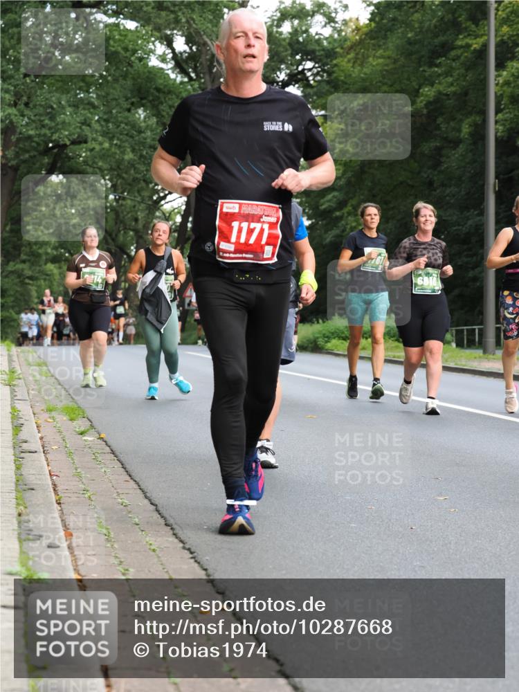 13.09.2026 - 21. swb-Marathon Bremen TobiasT http://msf.ph/oto/10287668 13.09.2026 12:22:30 Laufen 1171 meine-sportfotos.de
