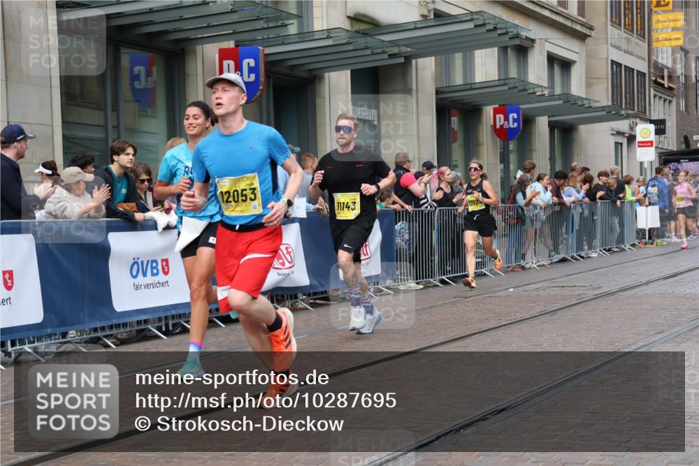 13.09.2026 - 21. swb-Marathon Bremen Strokosch-Dieckow http://msf.ph/oto/10287695 13.09.2026 10:43:04 Ziel 10328, 10346, 10456, 10618, 11143, 11468, 11607, 11632, 11826, 12406, 12469, 13523, 10235, 10336, 10816, 10988, 11042, 11143, 11265, 11442, 12053, 13523, 13580 meine-sportfotos.de