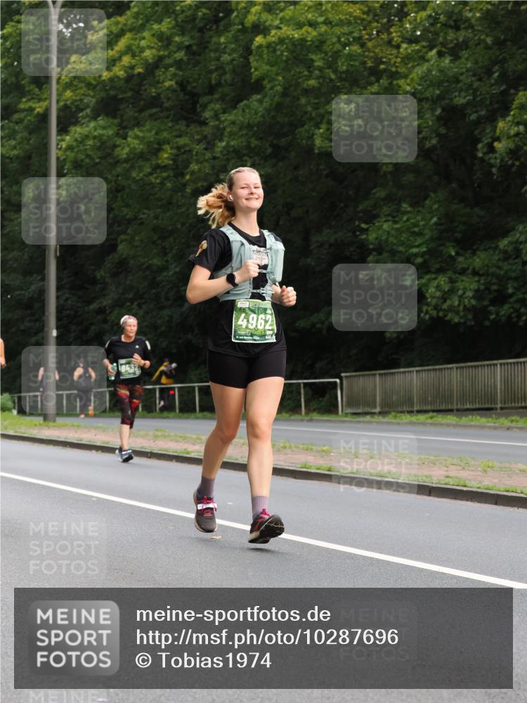 13.09.2026 - 21. swb-Marathon Bremen TobiasT http://msf.ph/oto/10287696 13.09.2026 12:22:40 Laufen 19432, 4962 meine-sportfotos.de