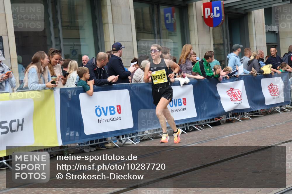 13.09.2026 - 21. swb-Marathon Bremen Strokosch-Dieckow http://msf.ph/oto/10287720 13.09.2026 10:43:07 Ziel 10328, 10346, 10456, 10618, 10742, 11468, 11607, 11826, 12406, 12469, 10235, 10336, 10988, 11042, 11143, 11265, 11442, 11632, 12053, 13523, 13580 meine-sportfotos.de