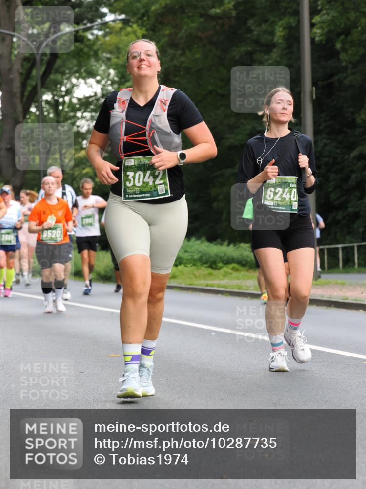 13.09.2026 - 21. swb-Marathon Bremen TobiasT http://msf.ph/oto/10287735 13.09.2026 12:22:55 Laufen 8520, 3042, 21, 6240 meine-sportfotos.de