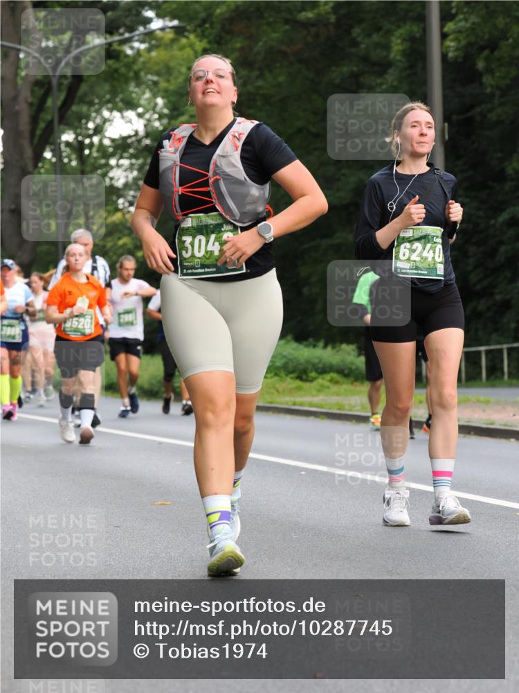 13.09.2026 - 21. swb-Marathon Bremen TobiasT http://msf.ph/oto/10287745 13.09.2026 12:22:56 Laufen 3520, 304, 21, 6240 meine-sportfotos.de