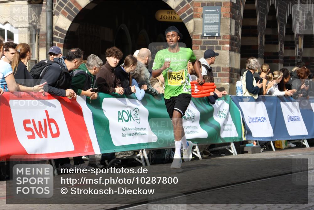 13.09.2026 - 21. swb-Marathon Bremen Strokosch-Dieckow http://msf.ph/oto/10287800 13.09.2026 10:39:19 Ziel 10782, 10926, 11127, 11338, 12003, 11713, 12404, 13513, 13556 meine-sportfotos.de