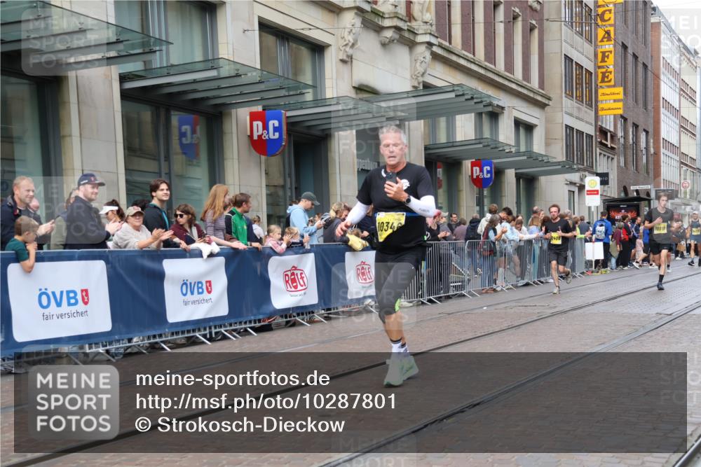 13.09.2026 - 21. swb-Marathon Bremen Strokosch-Dieckow http://msf.ph/oto/10287801 13.09.2026 10:43:20 Ziel 10328, 10618, 10742, 11019, 11468, 11607, 11826, 11948, 12250, 12253, 13509, 10336, 10346, 10456, 11042, 11143, 11265, 11442, 11632, 12053, 12406, 12469, 13523 meine-sportfotos.de