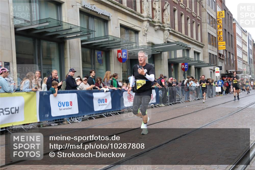 13.09.2026 - 21. swb-Marathon Bremen Strokosch-Dieckow http://msf.ph/oto/10287808 13.09.2026 10:43:20 Ziel 10328, 10618, 10742, 11019, 11468, 11607, 11826, 11948, 12250, 12253, 13509, 10336, 10346, 10456, 11042, 11143, 11265, 11442, 11632, 12053, 12406, 12469, 13523 meine-sportfotos.de
