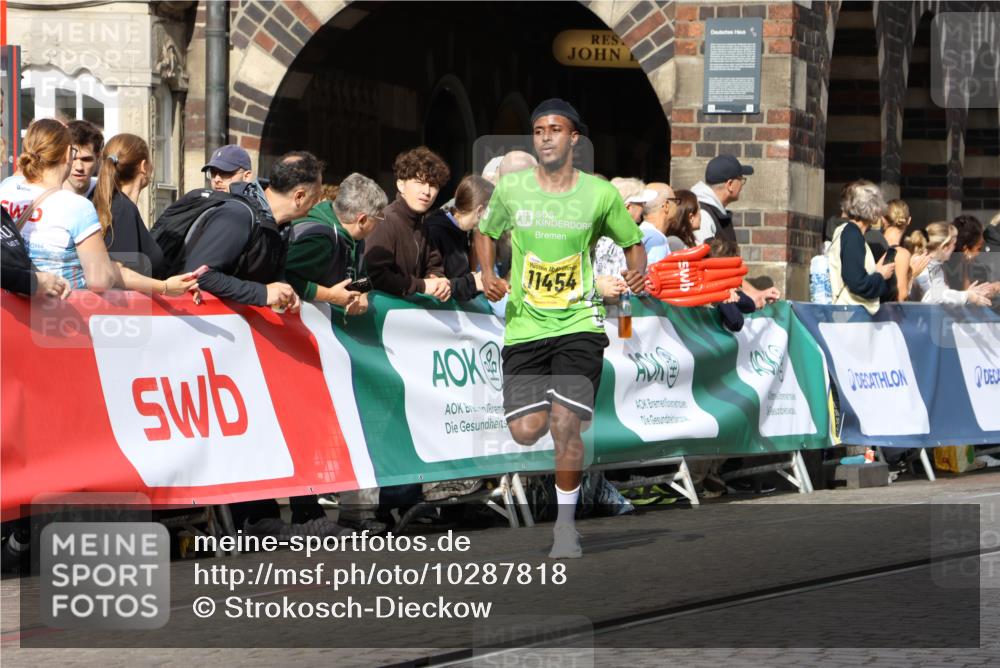13.09.2026 - 21. swb-Marathon Bremen Strokosch-Dieckow http://msf.ph/oto/10287818 13.09.2026 10:39:19 Ziel 10782, 10926, 11127, 11338, 12003, 11713, 12404, 13513, 13556 meine-sportfotos.de