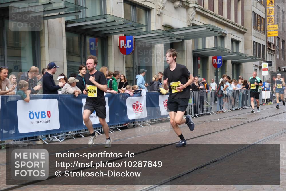 13.09.2026 - 21. swb-Marathon Bremen Strokosch-Dieckow http://msf.ph/oto/10287849 13.09.2026 10:43:23 Ziel 10328, 10742, 11019, 11468, 11607, 11826, 11948, 12250, 12253, 13509, 10346, 10456, 10618, 11042, 11143, 11265, 11632, 12053, 12406, 12469, 13523 meine-sportfotos.de