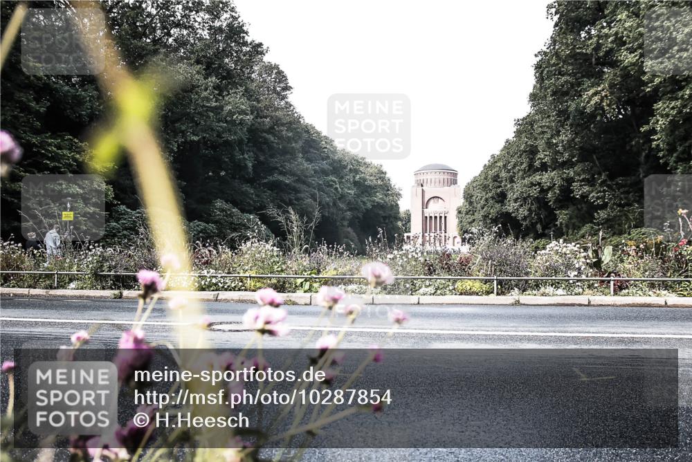 13.09.2026 - Stadtparktriathlon H.Heesch http://msf.ph/oto/10287854 13.09.2026 11:25:37 Radfahren 593, 625, 683, 766, 771 meine-sportfotos.de
