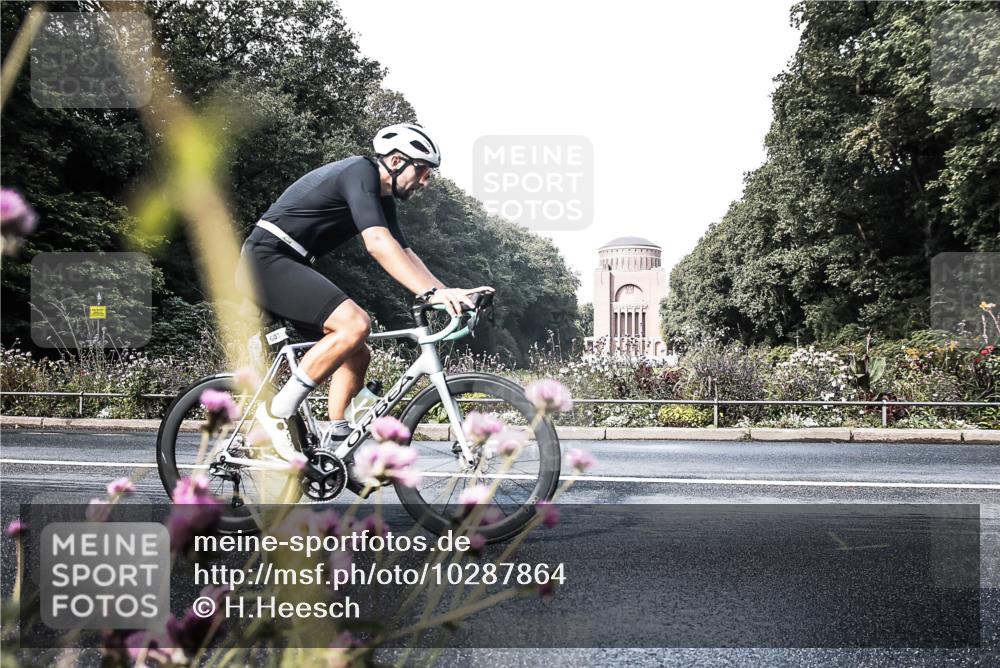 13.09.2026 - Stadtparktriathlon H.Heesch http://msf.ph/oto/10287864 13.09.2026 11:25:44 Radfahren 603, 801, 810 meine-sportfotos.de