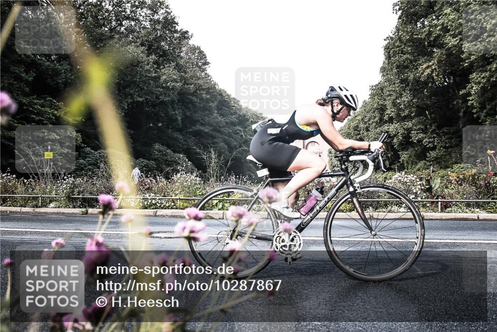13.09.2026 - Stadtparktriathlon H.Heesch http://msf.ph/oto/10287867 13.09.2026 11:25:45 Radfahren 603, 801, 810 meine-sportfotos.de