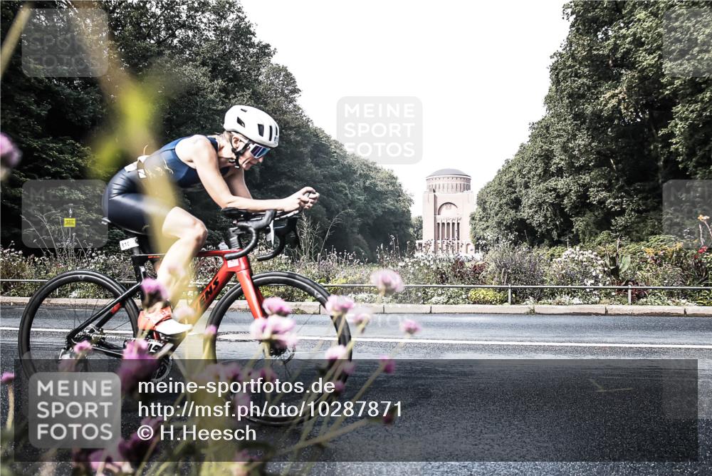 13.09.2026 - Stadtparktriathlon H.Heesch http://msf.ph/oto/10287871 13.09.2026 11:25:47 Radfahren 603, 801, 810 meine-sportfotos.de