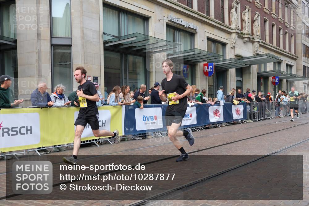 13.09.2026 - 21. swb-Marathon Bremen Strokosch-Dieckow http://msf.ph/oto/10287877 13.09.2026 10:43:24 Ziel 10328, 10337, 10742, 11019, 11208, 11468, 11607, 11826, 11948, 12250, 12253, 13509, 10346, 10456, 10618, 11042, 11143, 11265, 11468, 11632, 11826, 12053, 12406, 12469, 13523 meine-sportfotos.de