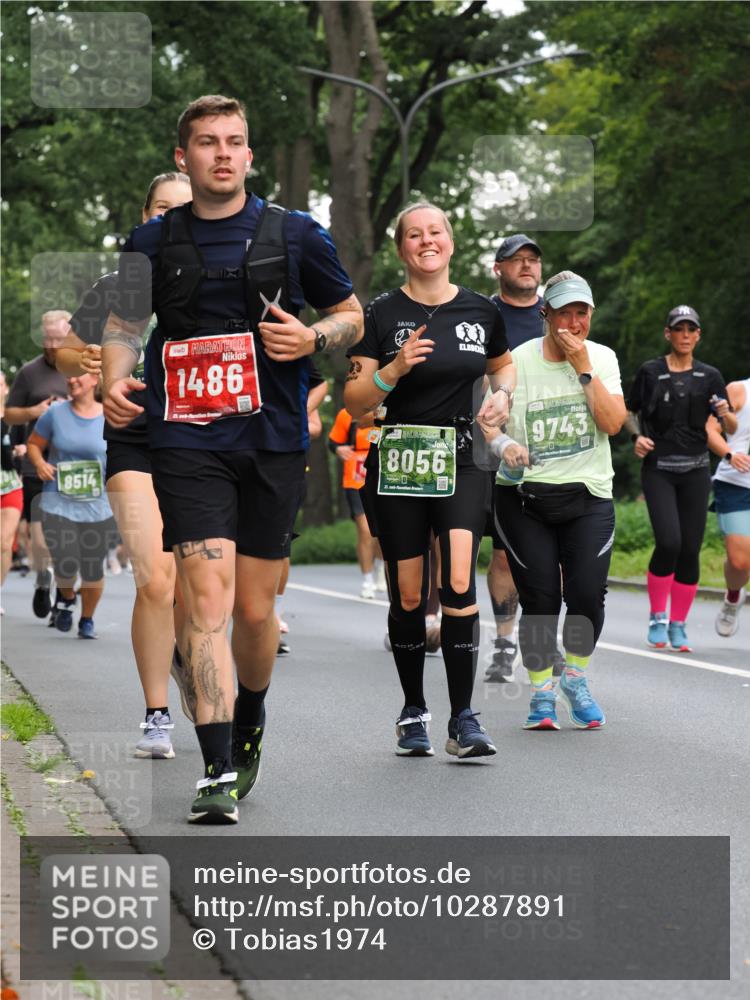 13.09.2026 - 21. swb-Marathon Bremen TobiasT http://msf.ph/oto/10287891 13.09.2026 12:23:28 Laufen 8514, 1486, 8056, 21, 9743 meine-sportfotos.de