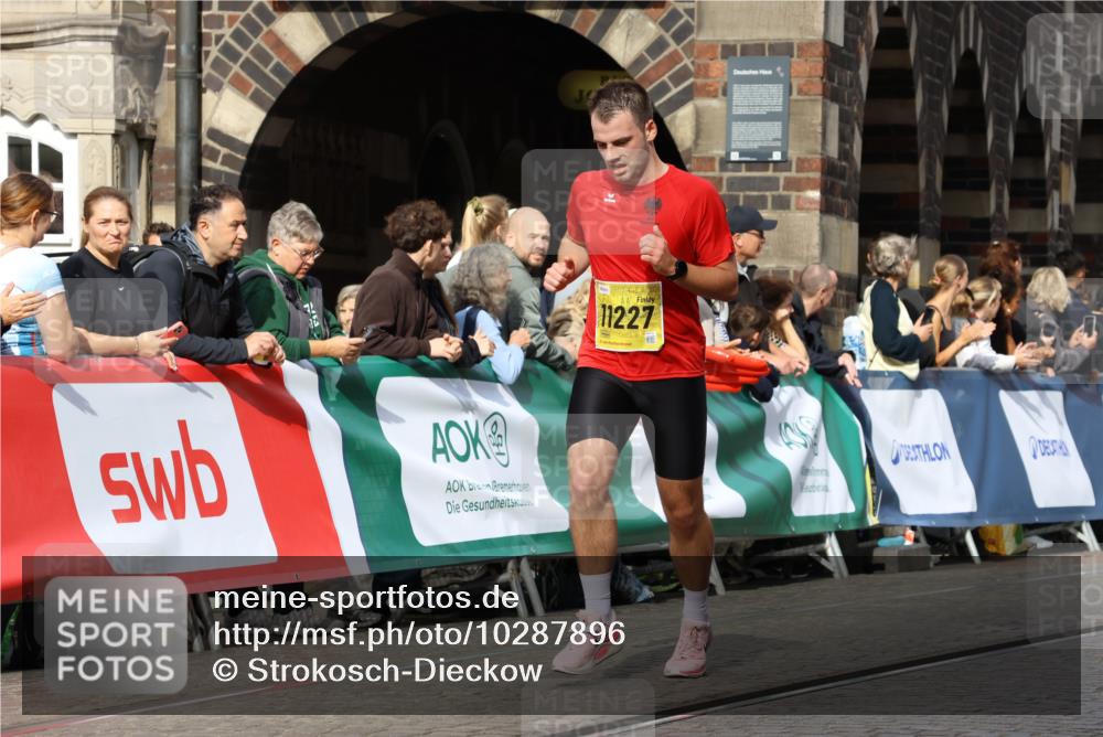 13.09.2026 - 21. swb-Marathon Bremen Strokosch-Dieckow http://msf.ph/oto/10287896 13.09.2026 10:39:25 Ziel 10782, 11338, 11454, 12003, 13641, 11713, 12404, 13513, 13642 meine-sportfotos.de
