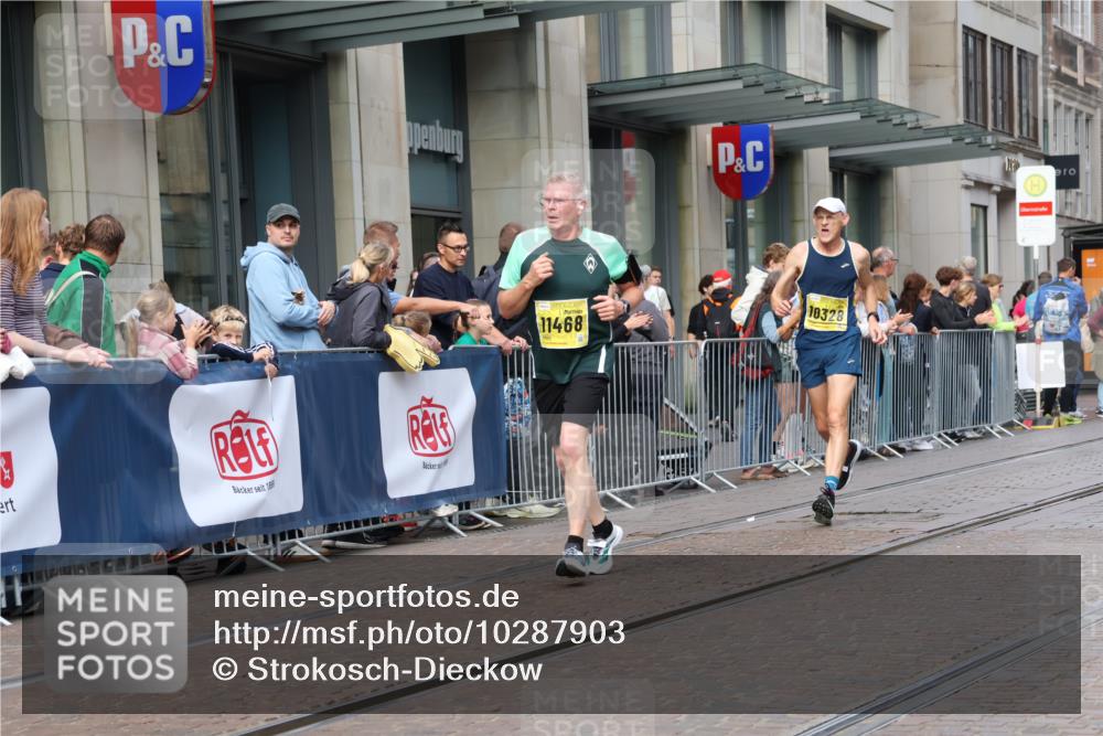 13.09.2026 - 21. swb-Marathon Bremen Strokosch-Dieckow http://msf.ph/oto/10287903 13.09.2026 10:43:26 Ziel 10328, 10337, 10742, 11019, 11208, 11312, 11607, 11614, 11948, 12250, 12253, 12436, 13509, 10328, 10346, 10456, 10618, 11042, 11143, 11468, 11632, 11826, 12053, 12406, 12469, 13523 meine-sportfotos.de