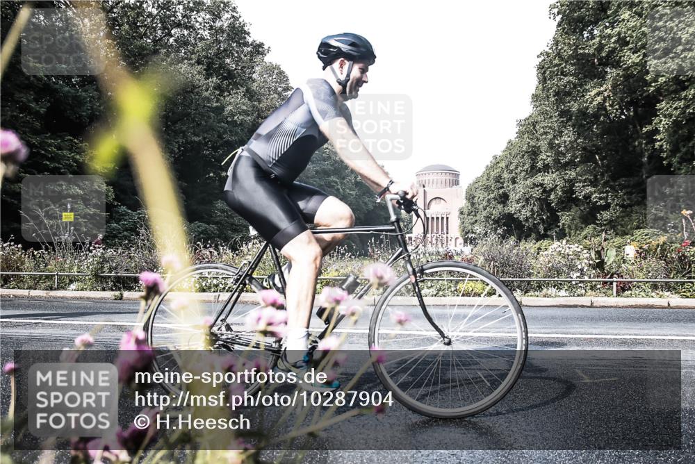 13.09.2026 - Stadtparktriathlon H.Heesch http://msf.ph/oto/10287904 13.09.2026 11:26:11 Radfahren 626, 629, 688, 697, 1798 meine-sportfotos.de