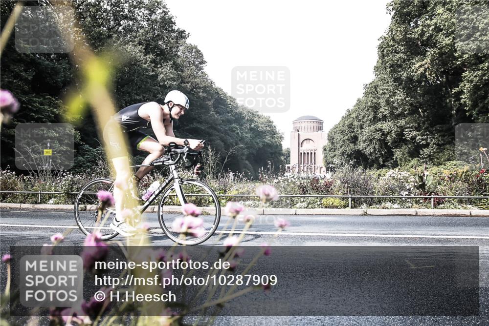 13.09.2026 - Stadtparktriathlon H.Heesch http://msf.ph/oto/10287909 13.09.2026 11:26:15 Radfahren 626, 629, 688, 703 meine-sportfotos.de