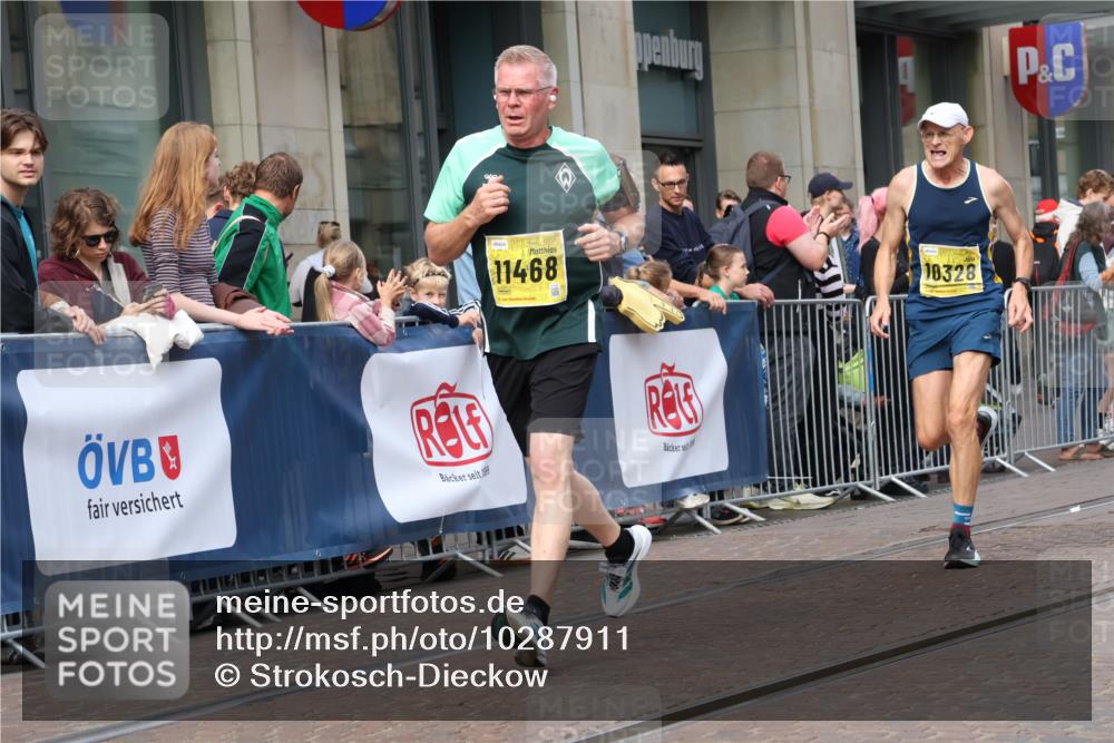 13.09.2026 - 21. swb-Marathon Bremen Strokosch-Dieckow http://msf.ph/oto/10287911 13.09.2026 10:43:27 Ziel 10337, 10742, 11019, 11208, 11312, 11607, 11614, 11930, 11948, 12250, 12253, 12436, 13509, 10328, 10346, 10456, 10618, 11042, 11143, 11468, 11632, 11826, 12053, 12406, 12469, 13523 meine-sportfotos.de