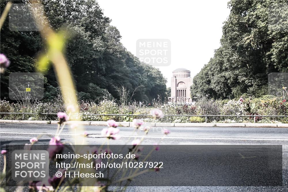 13.09.2026 - Stadtparktriathlon H.Heesch http://msf.ph/oto/10287922 13.09.2026 11:26:20 Radfahren 703, 792, 820 meine-sportfotos.de