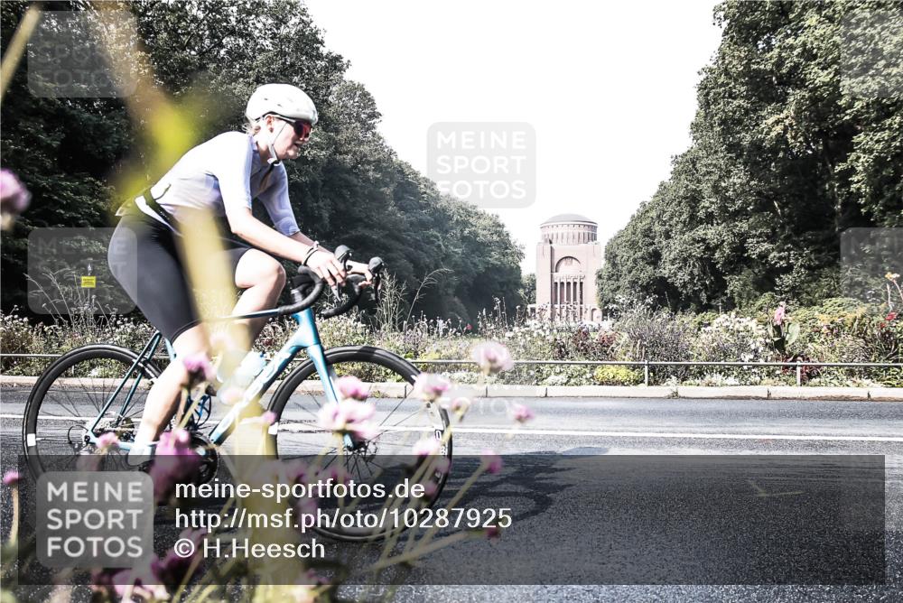 13.09.2026 - Stadtparktriathlon H.Heesch http://msf.ph/oto/10287925 13.09.2026 11:26:20 Radfahren 703, 792, 820 meine-sportfotos.de