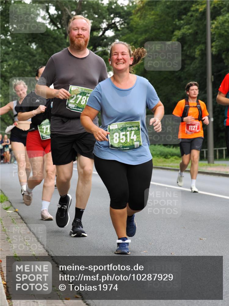 13.09.2026 - 21. swb-Marathon Bremen TobiasT http://msf.ph/oto/10287929 13.09.2026 12:23:36 Laufen 77, 278, 5323, 8514, 2, 1121 meine-sportfotos.de