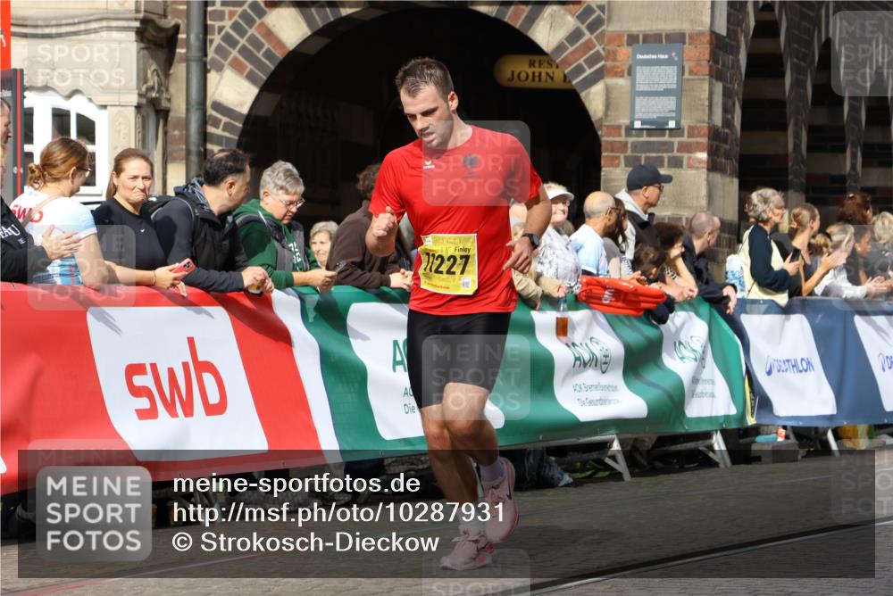 13.09.2026 - 21. swb-Marathon Bremen Strokosch-Dieckow http://msf.ph/oto/10287931 13.09.2026 10:39:26 Ziel 10782, 11227, 11338, 11454, 12003, 13641, 11713, 12404, 13513, 13642 meine-sportfotos.de