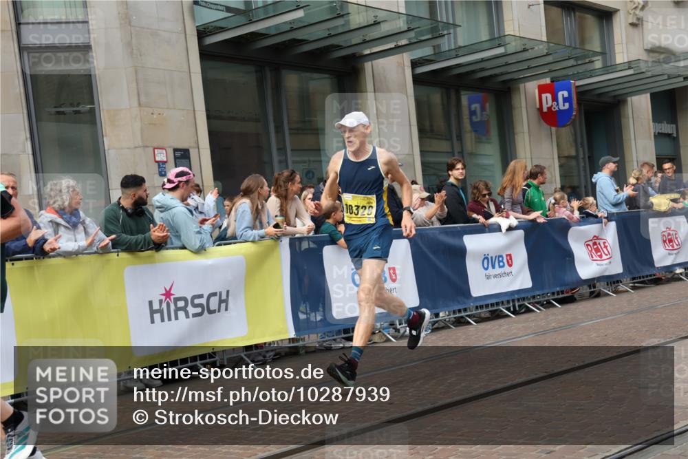 13.09.2026 - 21. swb-Marathon Bremen Strokosch-Dieckow http://msf.ph/oto/10287939 13.09.2026 10:43:29 Ziel 10337, 10742, 11019, 11208, 11312, 11447, 11614, 11930, 11948, 12250, 12253, 12436, 12559, 13509, 10328, 10346, 10456, 10618, 11143, 11468, 11607, 11632, 11826, 12406, 12469, 13523 meine-sportfotos.de