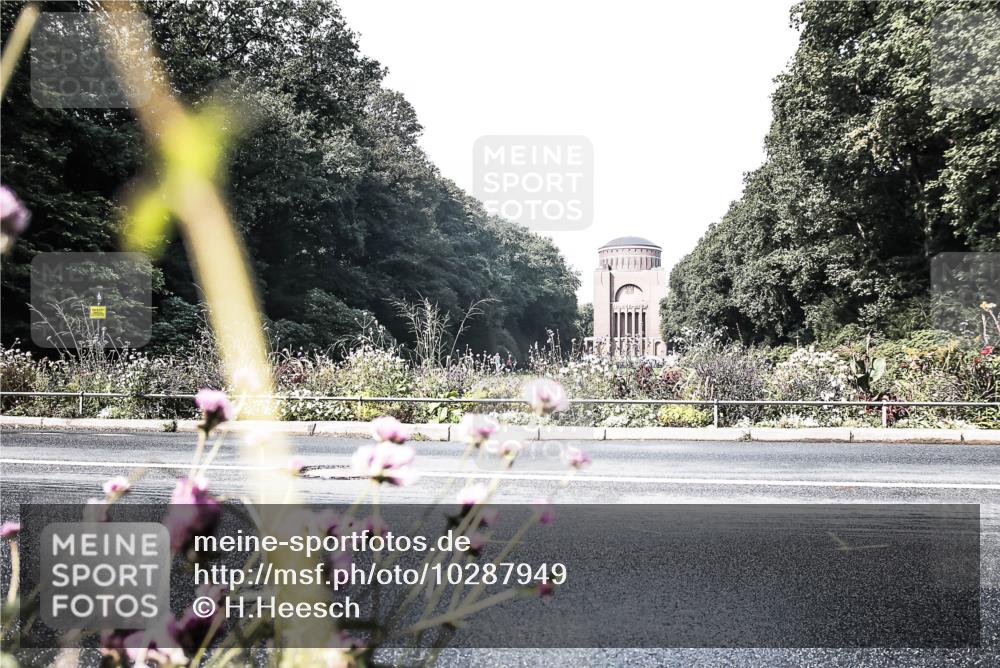 13.09.2026 - Stadtparktriathlon H.Heesch http://msf.ph/oto/10287949 13.09.2026 11:26:24 Radfahren 660, 730, 746, 820, 821 meine-sportfotos.de
