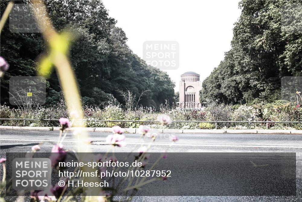 13.09.2026 - Stadtparktriathlon H.Heesch http://msf.ph/oto/10287952 13.09.2026 11:26:25 Radfahren 660, 730, 746, 820, 821 meine-sportfotos.de