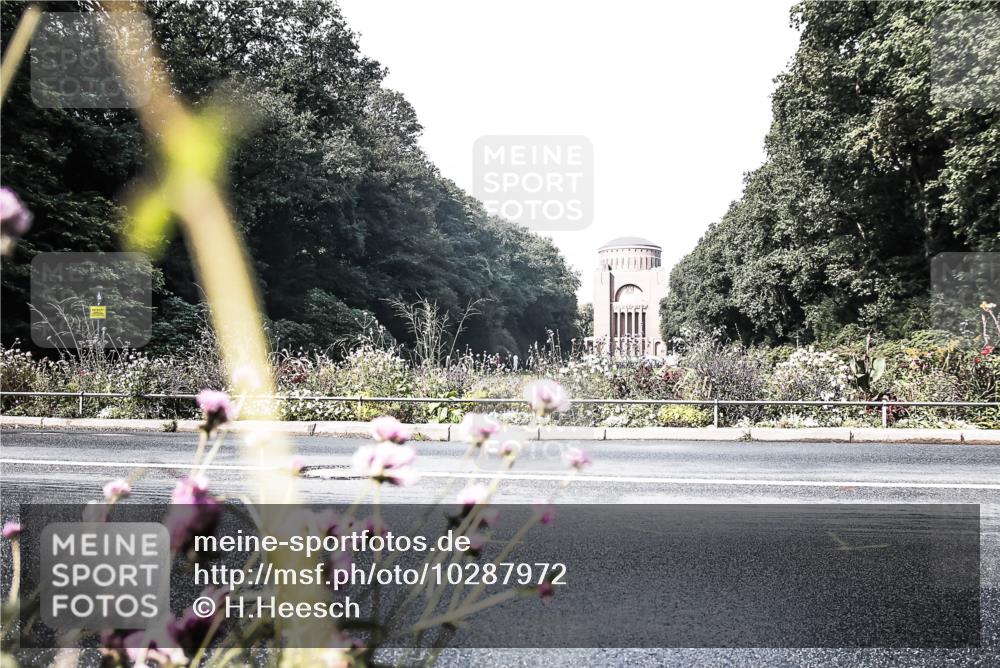 13.09.2026 - Stadtparktriathlon H.Heesch http://msf.ph/oto/10287972 13.09.2026 11:26:30 Radfahren 660, 821 meine-sportfotos.de