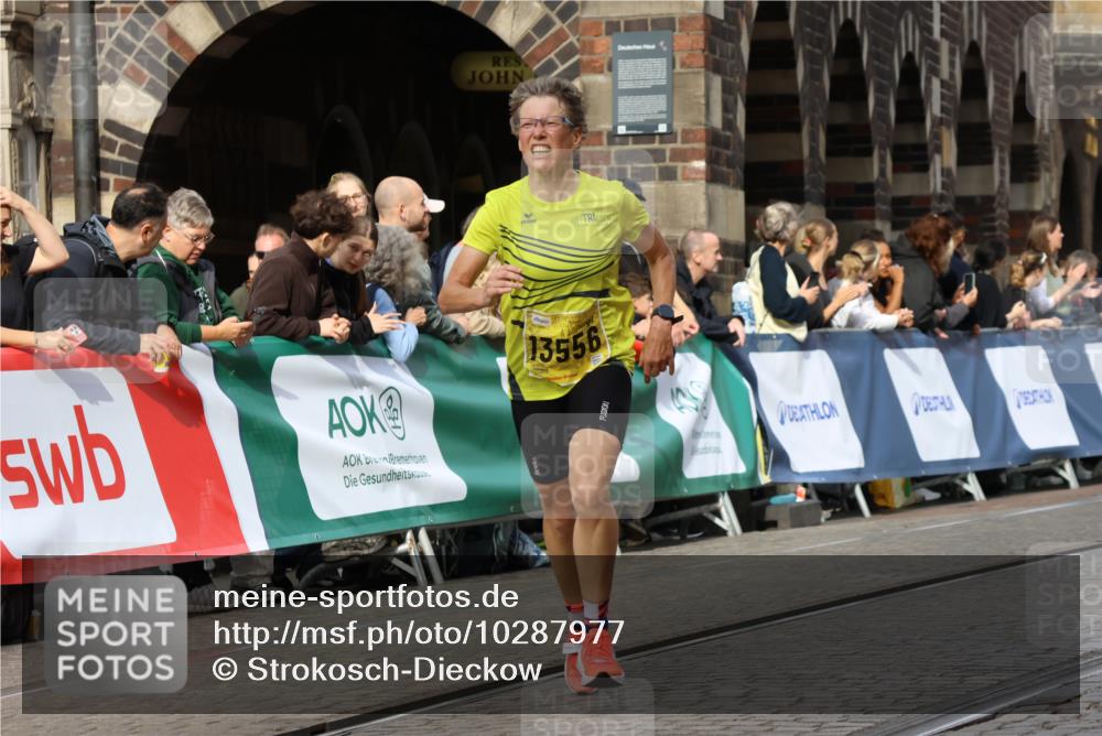 13.09.2026 - 21. swb-Marathon Bremen Strokosch-Dieckow http://msf.ph/oto/10287977 13.09.2026 10:39:31 Ziel 11227, 11454, 12003, 13556, 13641, 13513, 13642 meine-sportfotos.de
