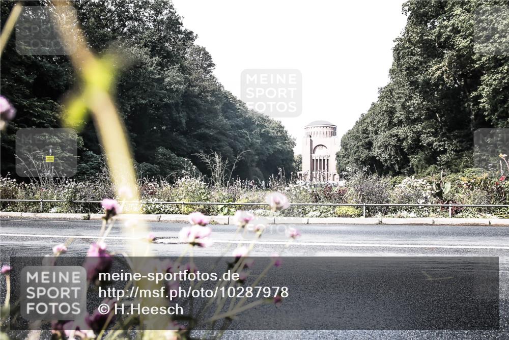 13.09.2026 - Stadtparktriathlon H.Heesch http://msf.ph/oto/10287978 13.09.2026 11:26:31 Radfahren 821 meine-sportfotos.de