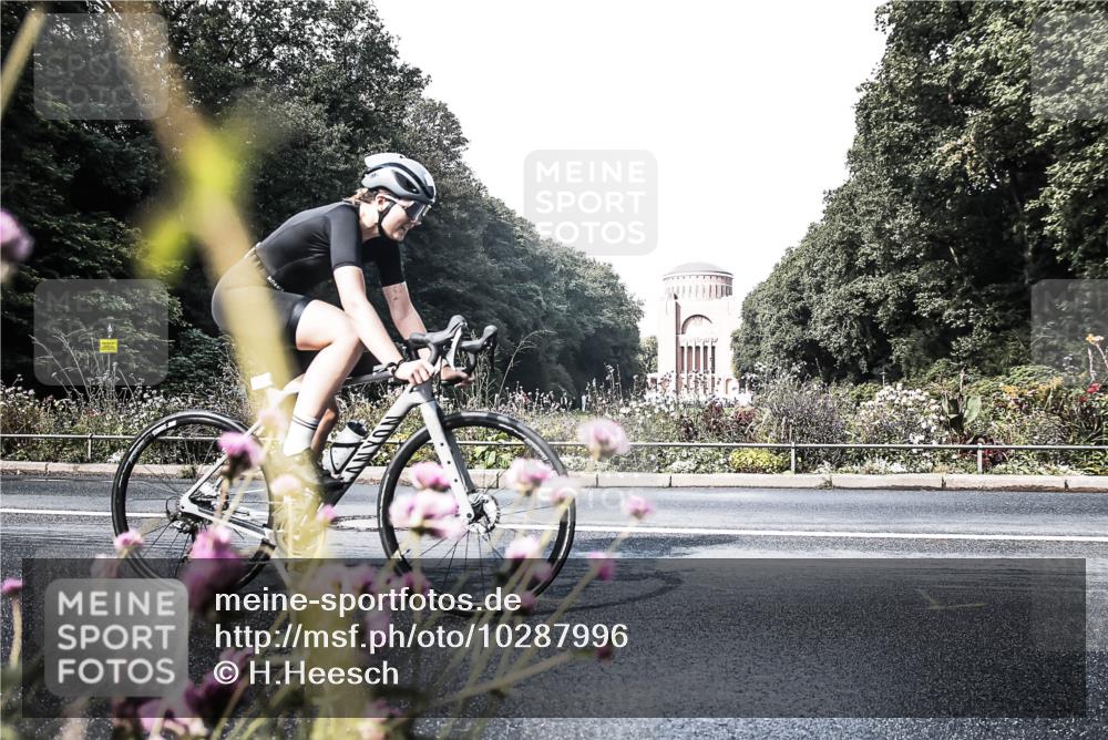 13.09.2026 - Stadtparktriathlon H.Heesch http://msf.ph/oto/10287996 13.09.2026 11:26:42 Radfahren 685, 694, 778 meine-sportfotos.de