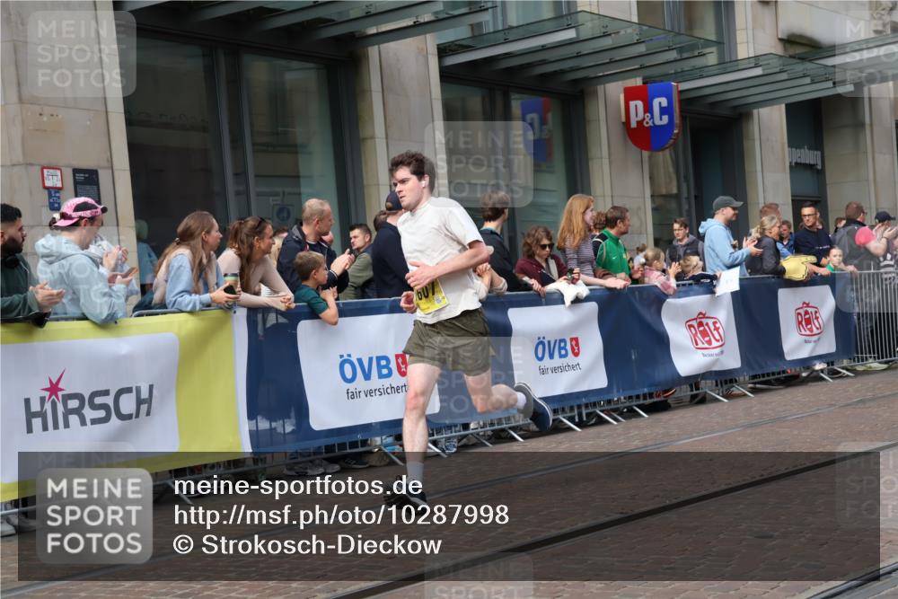13.09.2026 - 21. swb-Marathon Bremen Strokosch-Dieckow http://msf.ph/oto/10287998 13.09.2026 10:43:32 Ziel 10337, 10342, 11019, 11208, 11312, 11447, 11614, 11930, 11948, 12250, 12253, 12436, 12559, 13509, 10328, 10346, 10456, 10618, 10742, 11468, 11607, 11826, 12406, 12469 meine-sportfotos.de