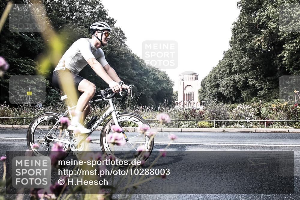 13.09.2026 - Stadtparktriathlon H.Heesch http://msf.ph/oto/10288003 13.09.2026 11:26:43 Radfahren 685, 694, 778 meine-sportfotos.de