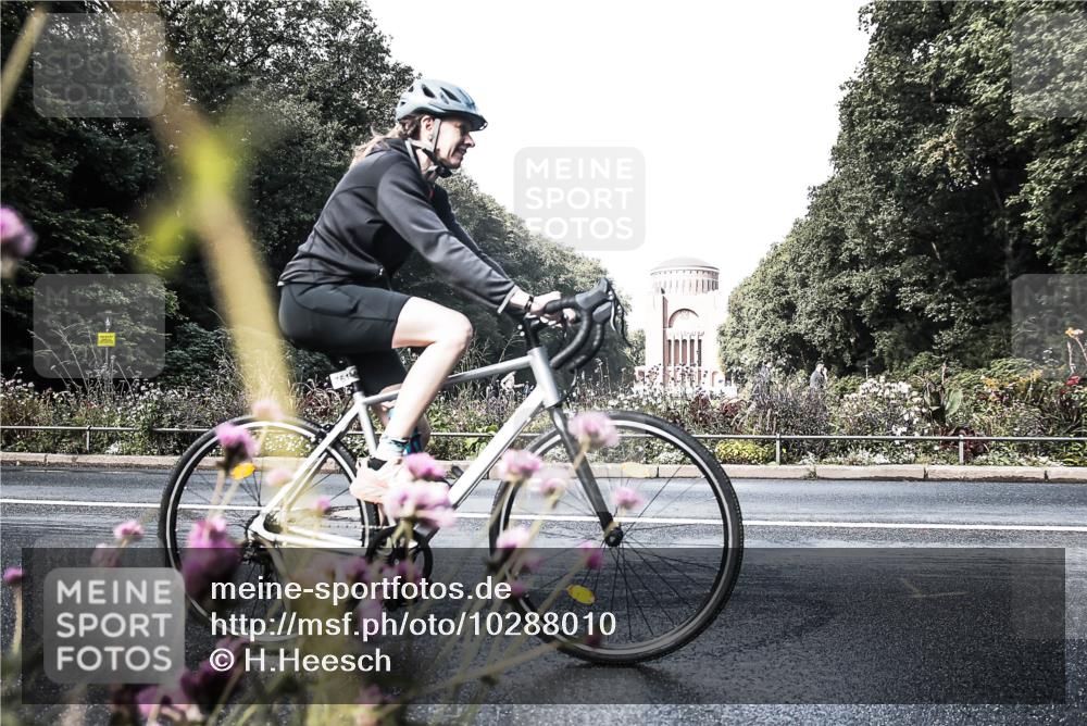 13.09.2026 - Stadtparktriathlon H.Heesch http://msf.ph/oto/10288010 13.09.2026 11:27:01 Radfahren 610, 761 meine-sportfotos.de