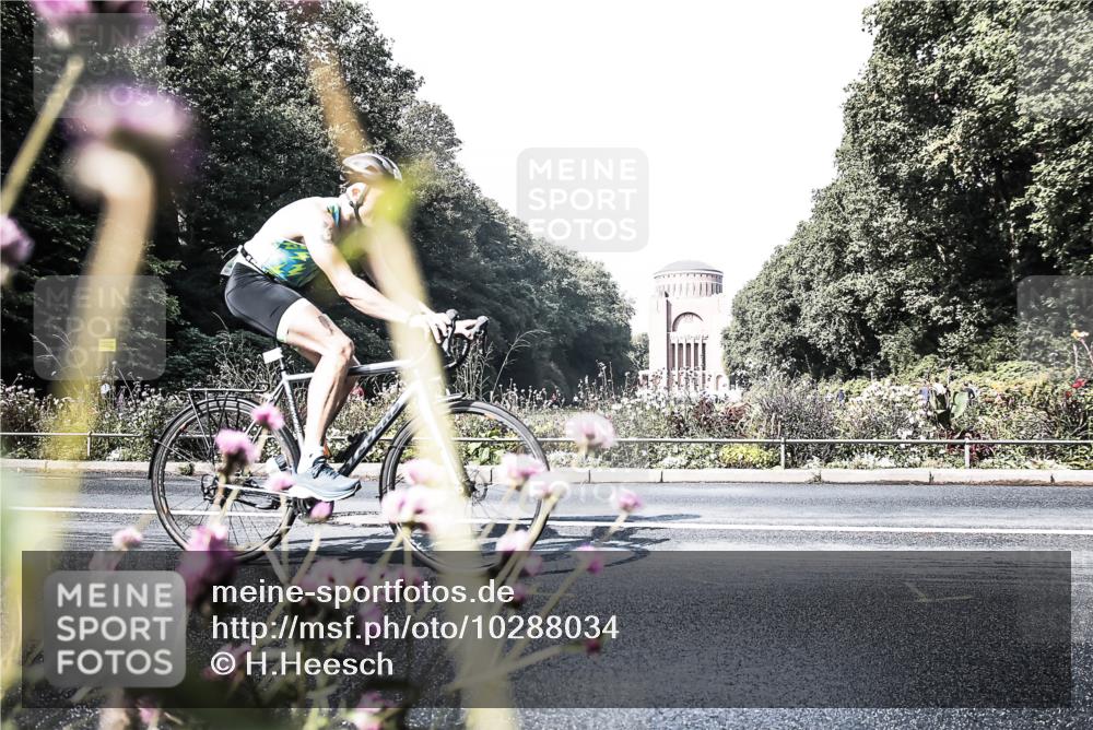 13.09.2026 - Stadtparktriathlon H.Heesch http://msf.ph/oto/10288034 13.09.2026 11:27:10 Radfahren 595, 600, 726 meine-sportfotos.de