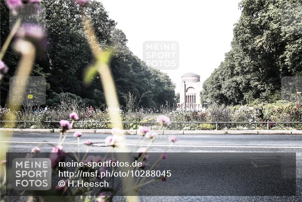 13.09.2026 - Stadtparktriathlon H.Heesch http://msf.ph/oto/10288045 13.09.2026 11:27:12 Radfahren 595, 600, 726 meine-sportfotos.de