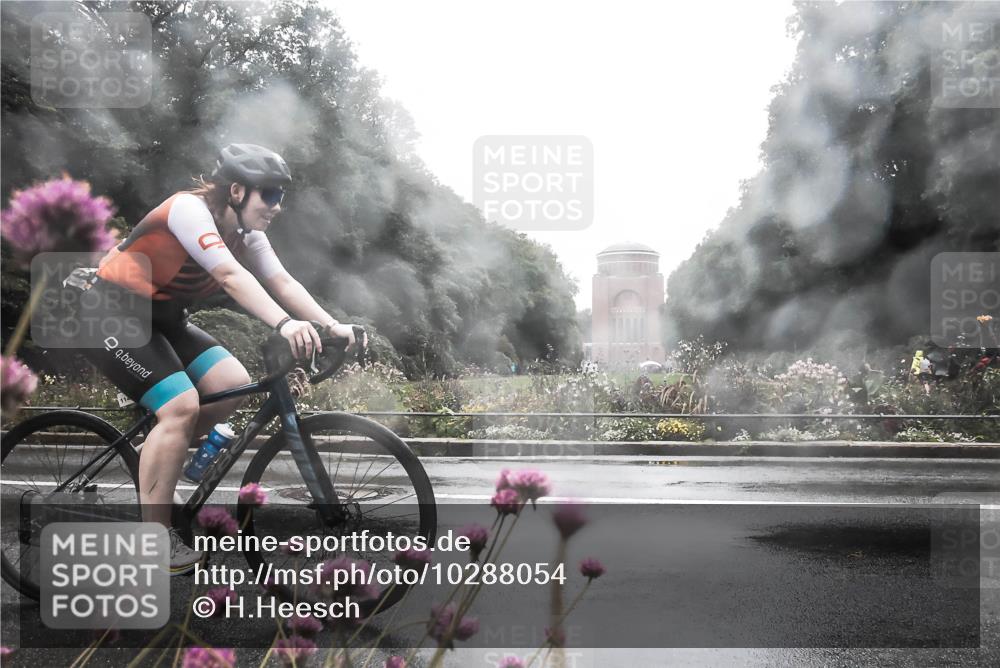 13.09.2026 - Stadtparktriathlon H.Heesch http://msf.ph/oto/10288054 13.09.2026 12:41:27 Radfahren 1093, 1099, 1131, 1143, 1224, 1235 meine-sportfotos.de