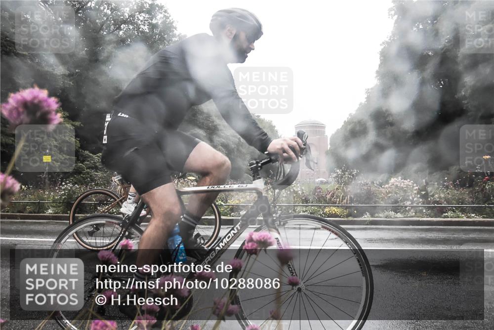 13.09.2026 - Stadtparktriathlon H.Heesch http://msf.ph/oto/10288086 13.09.2026 12:41:43 Radfahren 1058, 1085, 1094, 1243, 1249, 1264 meine-sportfotos.de