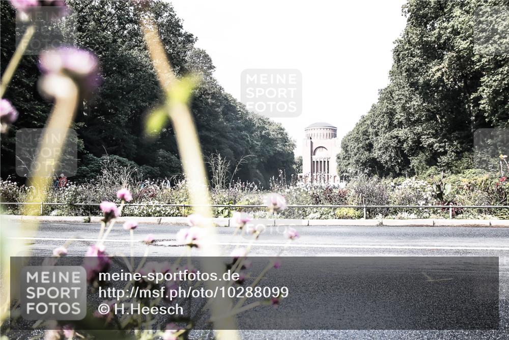13.09.2026 - Stadtparktriathlon H.Heesch http://msf.ph/oto/10288099 13.09.2026 11:27:19 Radfahren 619, 793, 798 meine-sportfotos.de