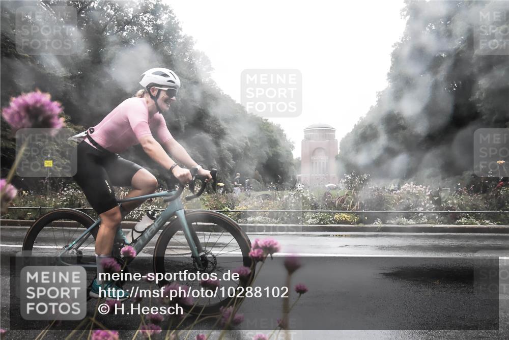 13.09.2026 - Stadtparktriathlon H.Heesch http://msf.ph/oto/10288102 13.09.2026 12:41:50 Radfahren 1145 meine-sportfotos.de