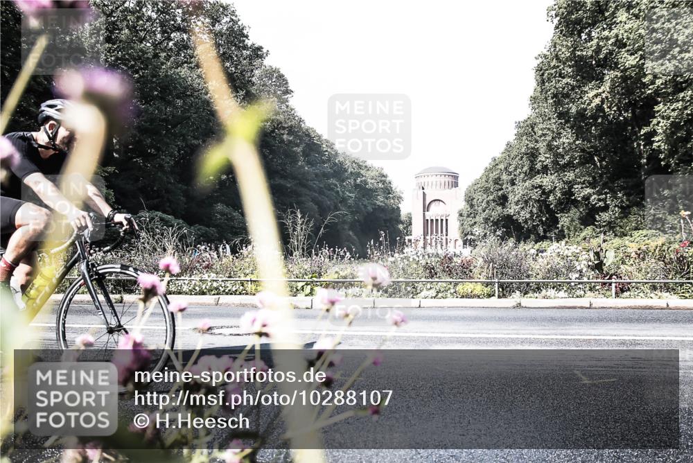 13.09.2026 - Stadtparktriathlon H.Heesch http://msf.ph/oto/10288107 13.09.2026 11:27:20 Radfahren 619, 793, 798, 822 meine-sportfotos.de
