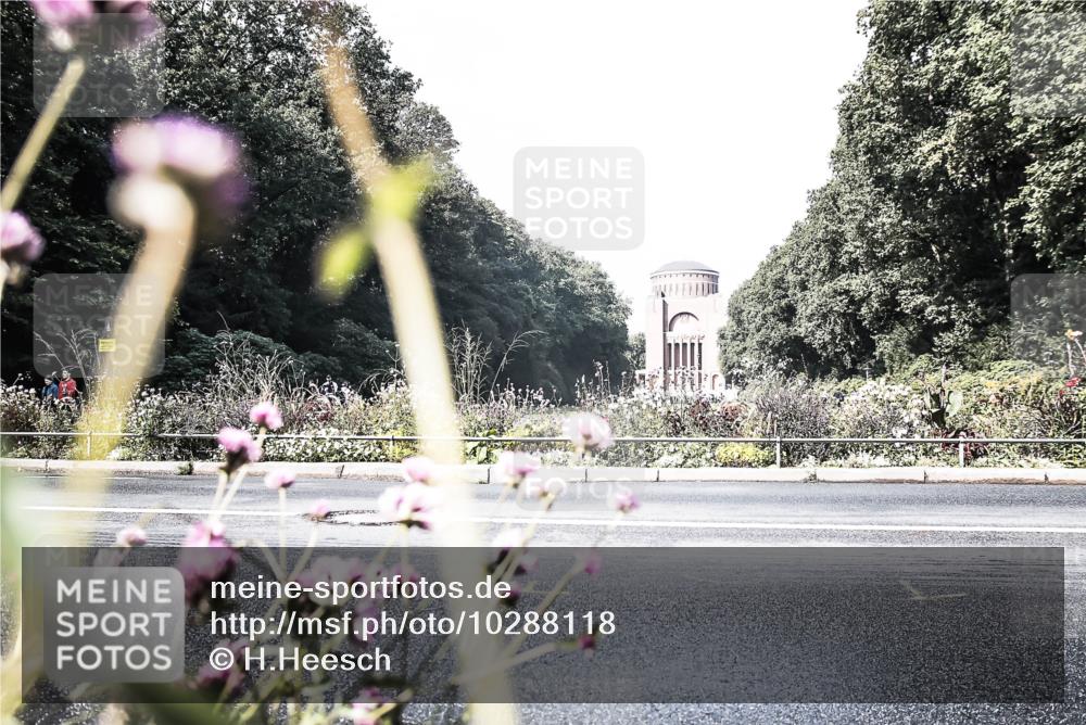13.09.2026 - Stadtparktriathlon H.Heesch http://msf.ph/oto/10288118 13.09.2026 11:27:21 Radfahren 619, 793, 822 meine-sportfotos.de