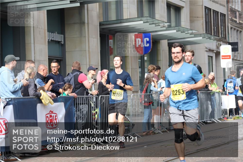 13.09.2026 - 21. swb-Marathon Bremen Strokosch-Dieckow http://msf.ph/oto/10288121 13.09.2026 10:43:44 Ziel 10337, 10342, 11019, 11108, 11208, 11312, 11447, 11614, 11644, 11758, 11930, 11948, 12436, 12559, 13538, 10328, 10346, 10618, 10742, 11468, 11607, 11826, 11948, 12250, 12253, 13509 meine-sportfotos.de