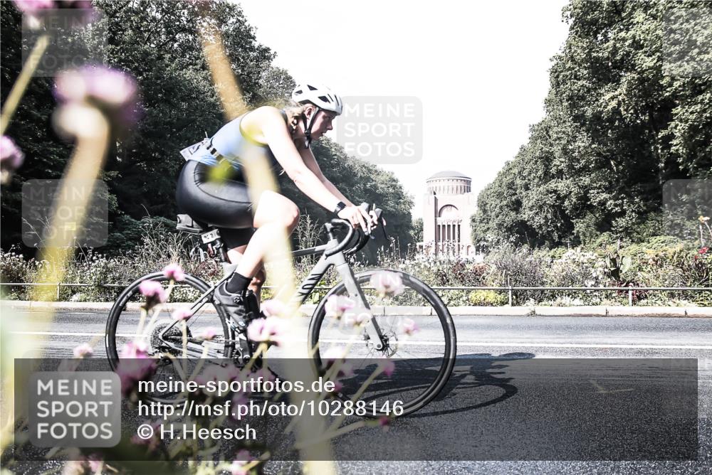 13.09.2026 - Stadtparktriathlon H.Heesch http://msf.ph/oto/10288146 13.09.2026 11:27:24 Radfahren 664, 718, 822 meine-sportfotos.de