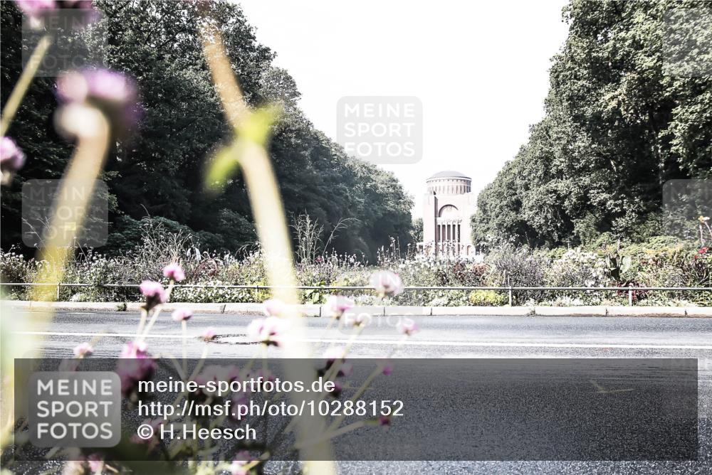 13.09.2026 - Stadtparktriathlon H.Heesch http://msf.ph/oto/10288152 13.09.2026 11:27:25 Radfahren 664, 718, 822 meine-sportfotos.de