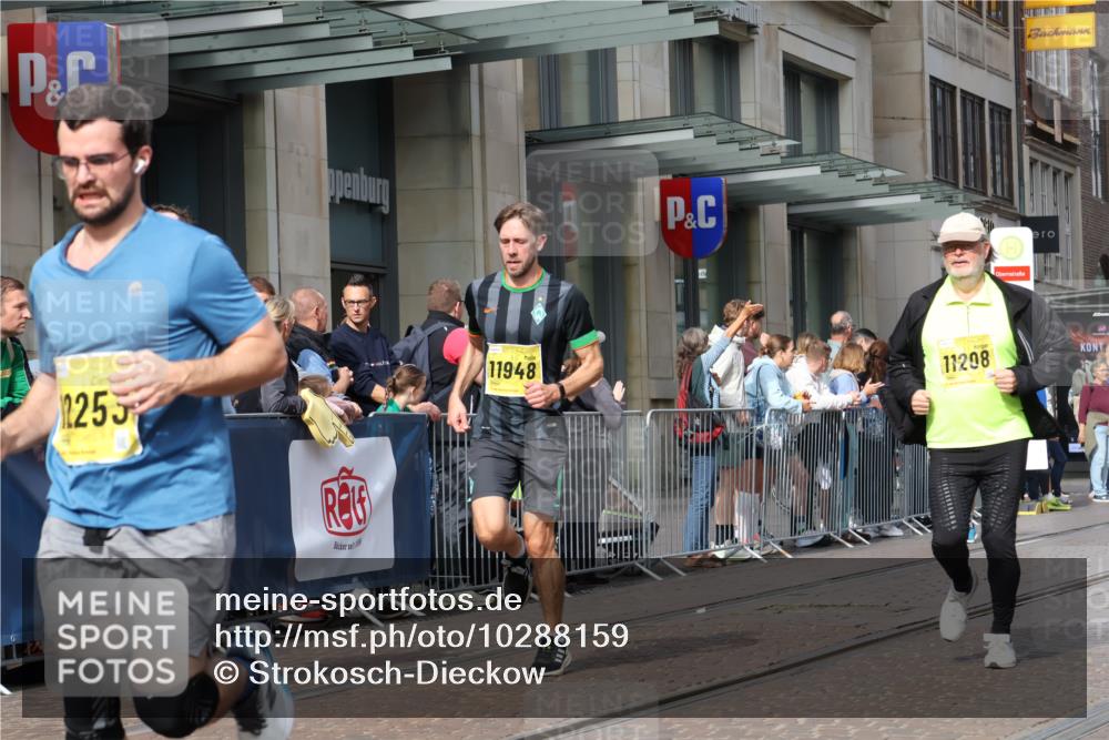 13.09.2026 - 21. swb-Marathon Bremen Strokosch-Dieckow http://msf.ph/oto/10288159 13.09.2026 10:43:45 Ziel 10337, 10342, 11019, 11108, 11208, 11312, 11447, 11614, 11644, 11758, 11930, 12436, 12559, 13538, 10328, 10618, 10742, 11019, 11468, 11607, 11826, 11948, 12250, 12253, 13509 meine-sportfotos.de