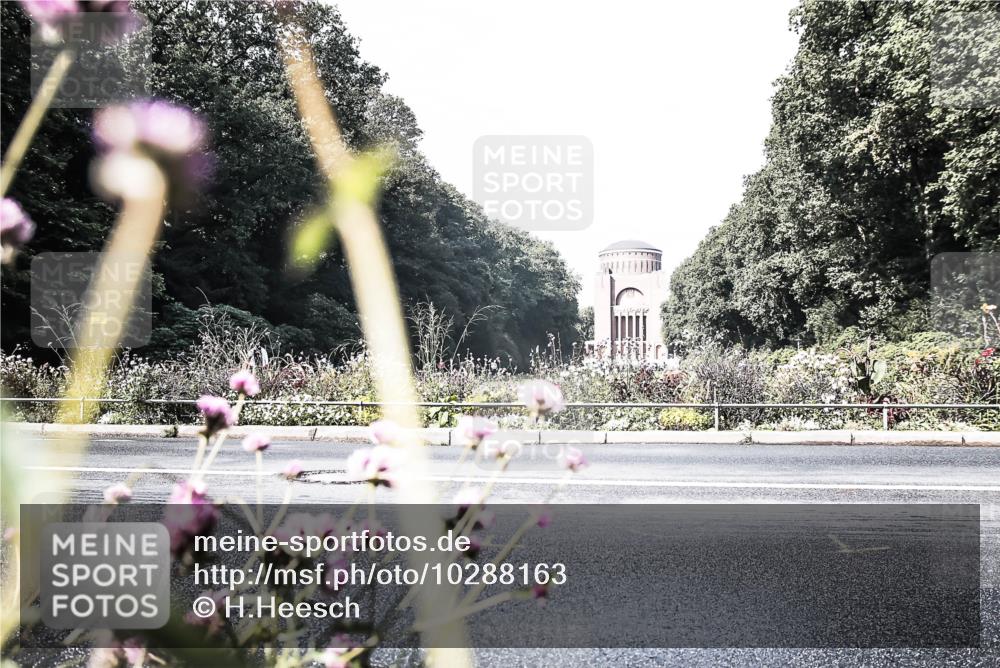 13.09.2026 - Stadtparktriathlon H.Heesch http://msf.ph/oto/10288163 13.09.2026 11:27:26 Radfahren 664, 718, 822 meine-sportfotos.de