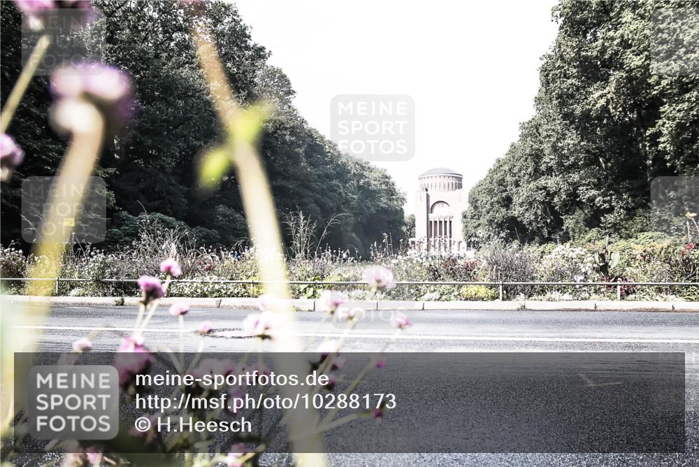 13.09.2026 - Stadtparktriathlon H.Heesch http://msf.ph/oto/10288173 13.09.2026 11:27:27 Radfahren 664, 718, 822 meine-sportfotos.de